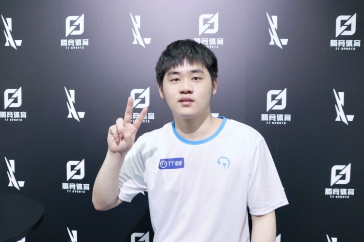 整条后防线 整条后防线