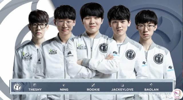 己的地位与 己的地位与