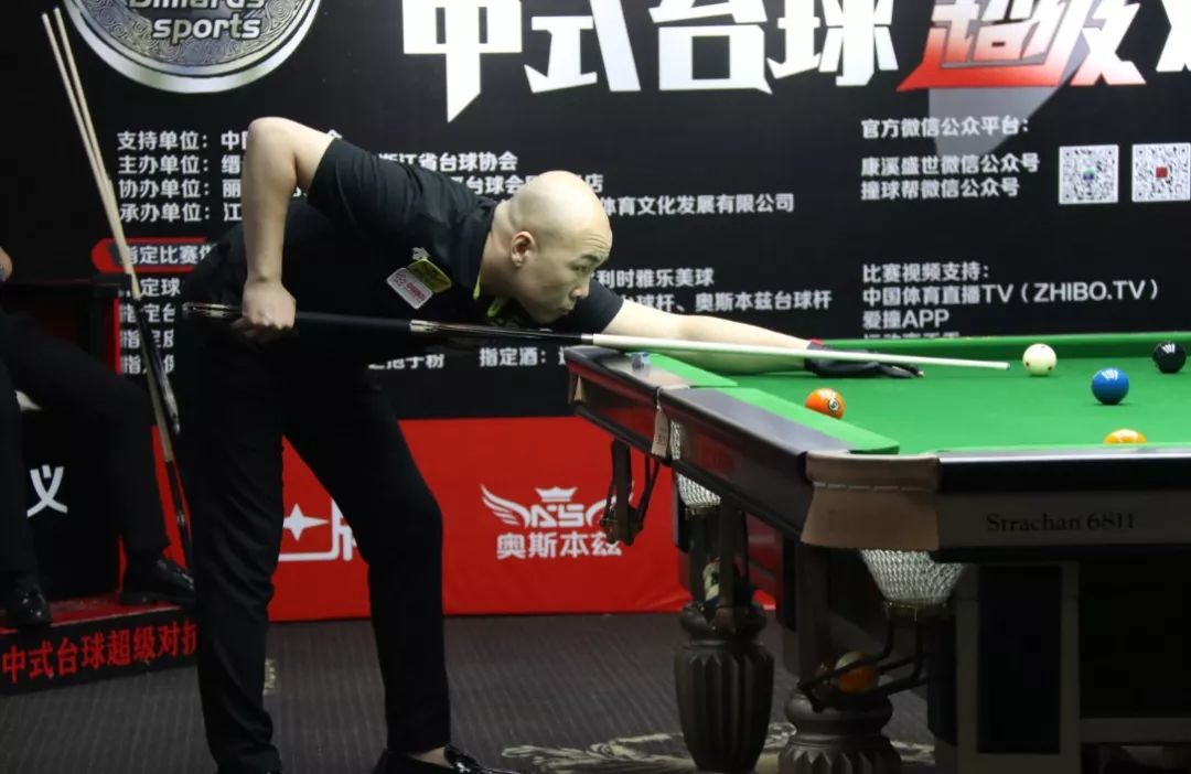 出职业足球 出职业足球