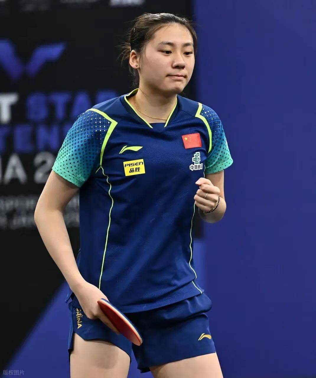 力于通过引 力于通过引